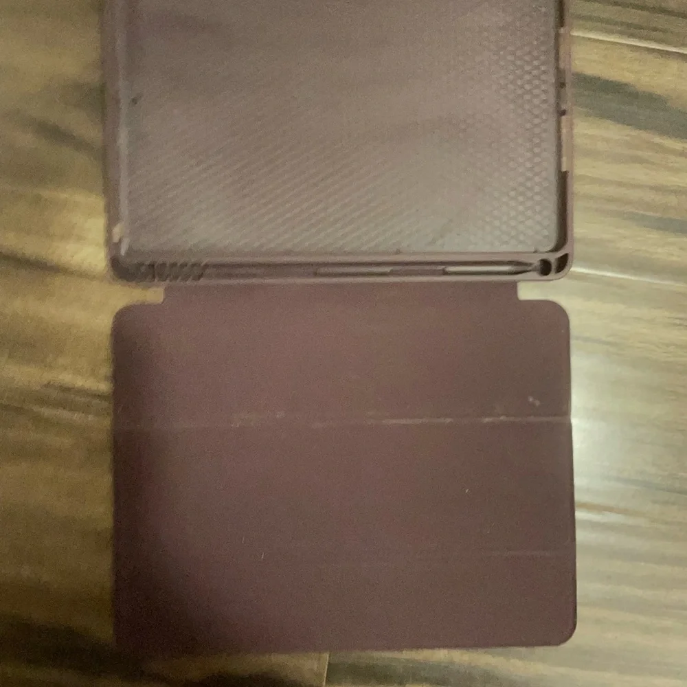 5/15🔥🔥🔥 Purple and black IPad covers